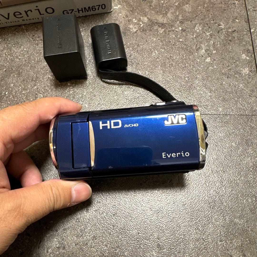 美品おまけ付き　Everio GZ-HM670 ⭐︎HD⭐︎ビデオカメラ⭐︎