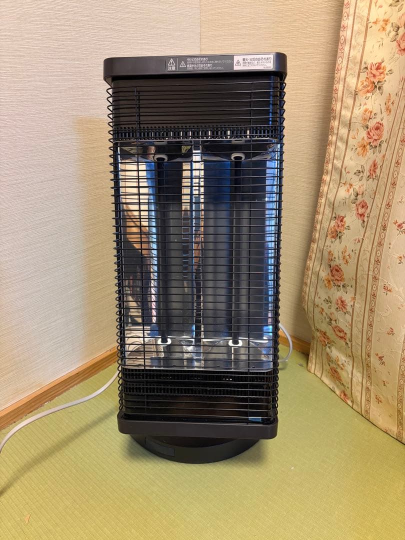 タワー型電気ヒーター ブラック