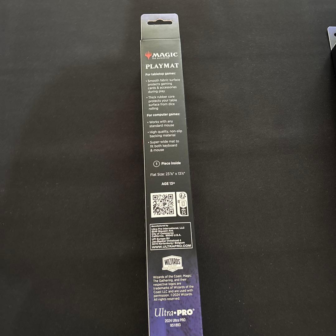 マジック:ザ•ギャザリング　ウルトラプロ　両面プレイマット　セフィロス