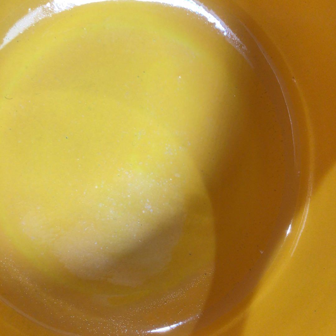 Ｐ２９８　香炉　『在銘』『黄交趾』『唐草文』『三ツ足香炉』　木箱　茶道具