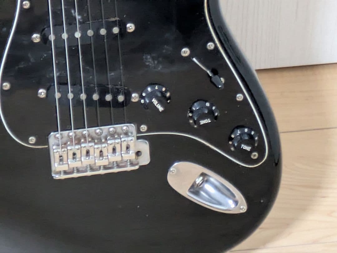 Squier Stratocaster ブラック　ソフトケース付　フェンダー