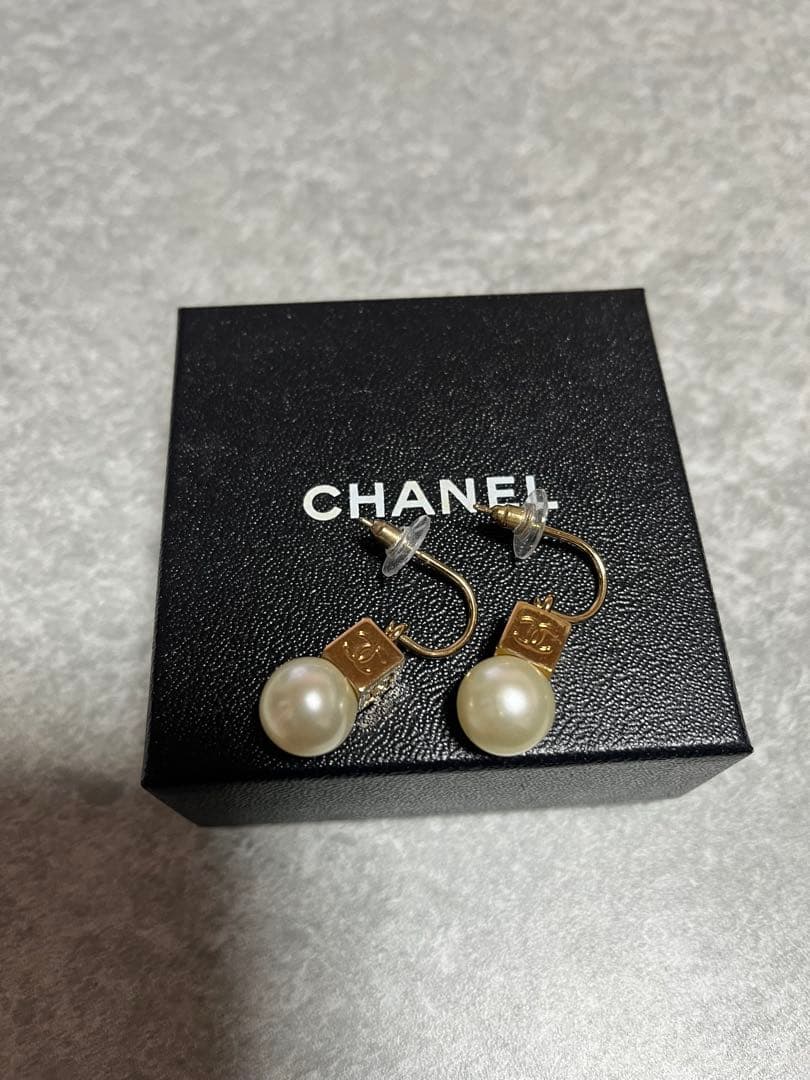CHANEL シャネル　COCOマーク×パール　ピアス