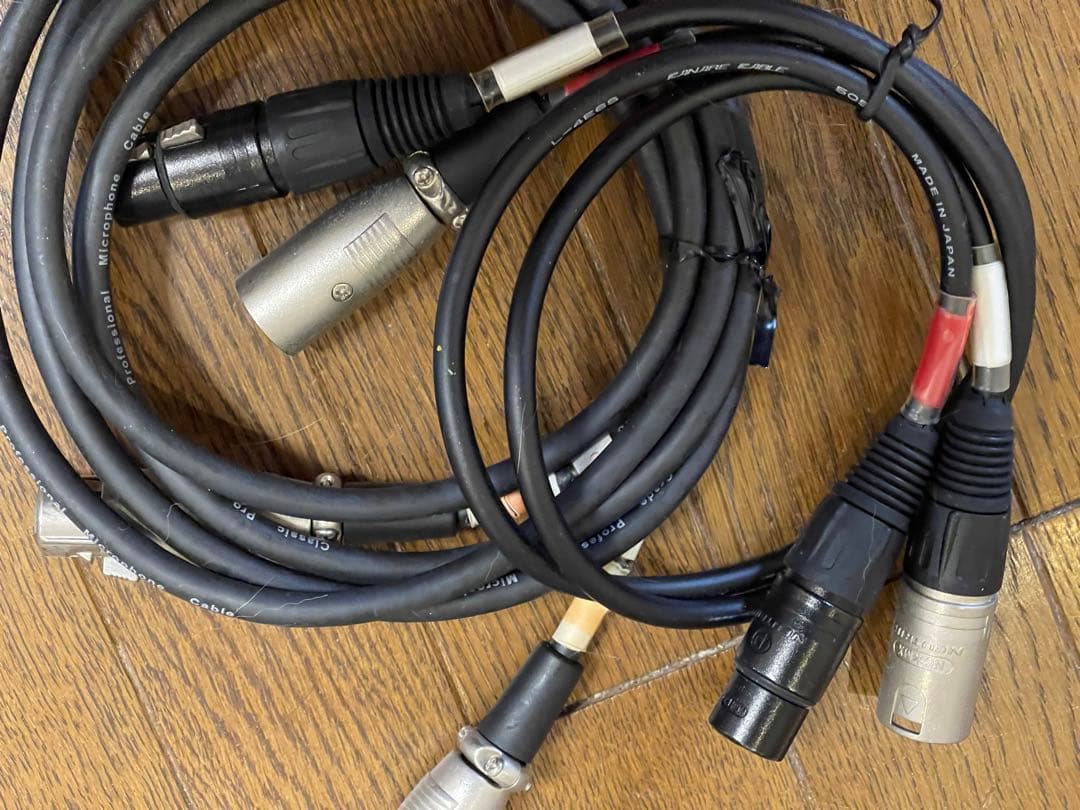 オーディオ ケーブル　プラグ 類　画面全部　映像　カラオケ