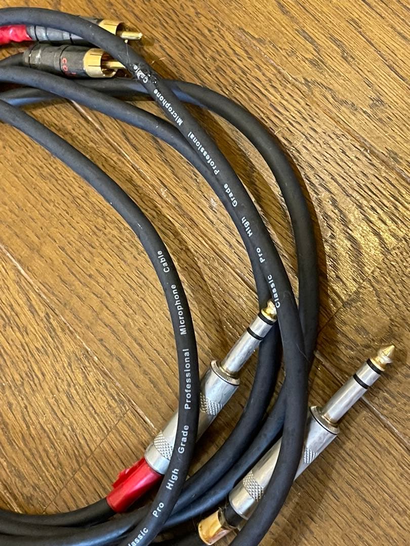 オーディオ ケーブル　プラグ 類　画面全部　映像　カラオケ