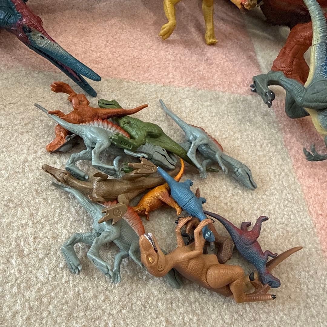 ジュラシックワールド　フィギュアセット　27体