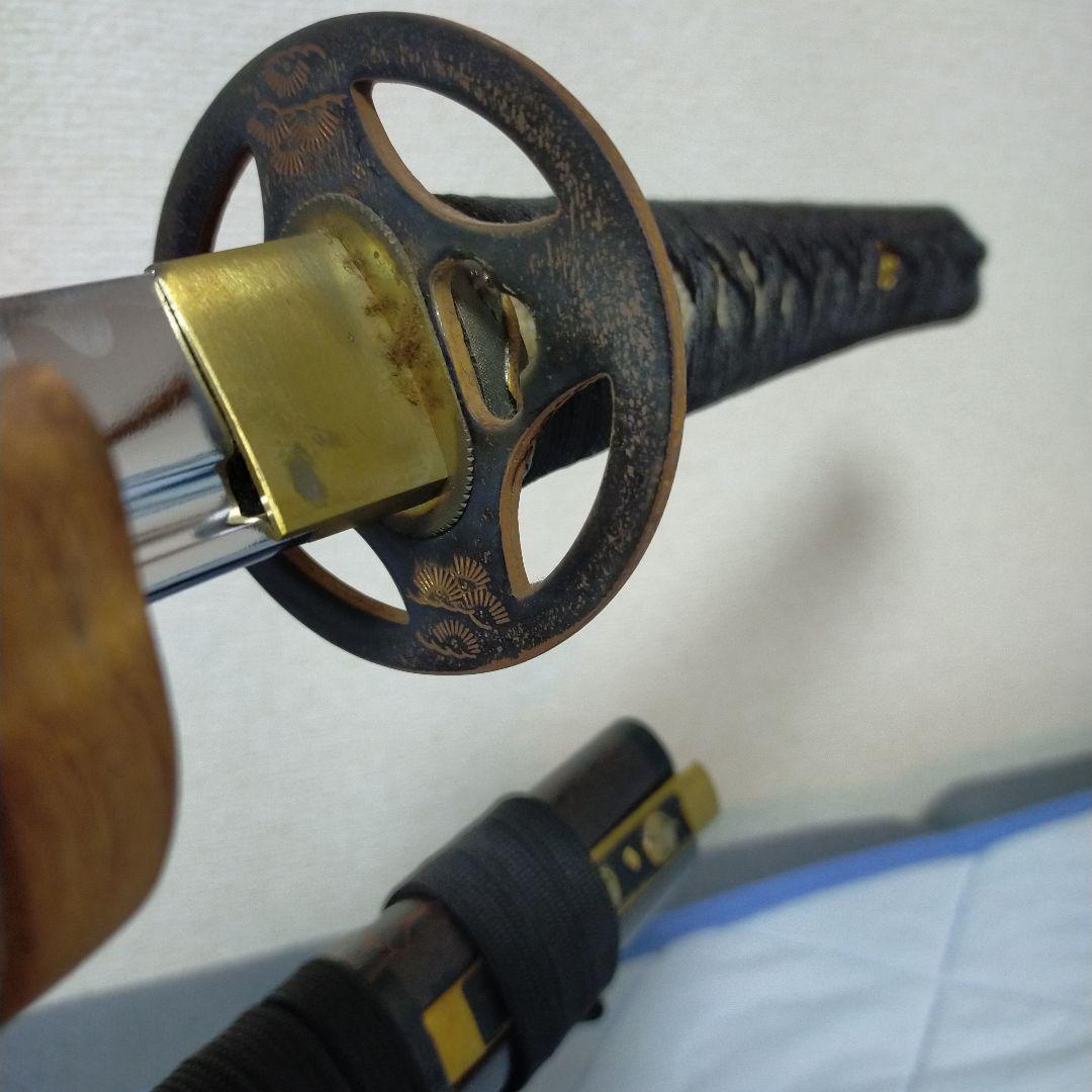 居合刀　模造刀　日本刀　鮫皮　鉄鍔　小柄　銘有り　刀剣　樋入り刀身