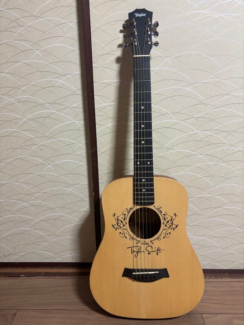 Taylor Swift baby Taylor ミニアコースティックギター