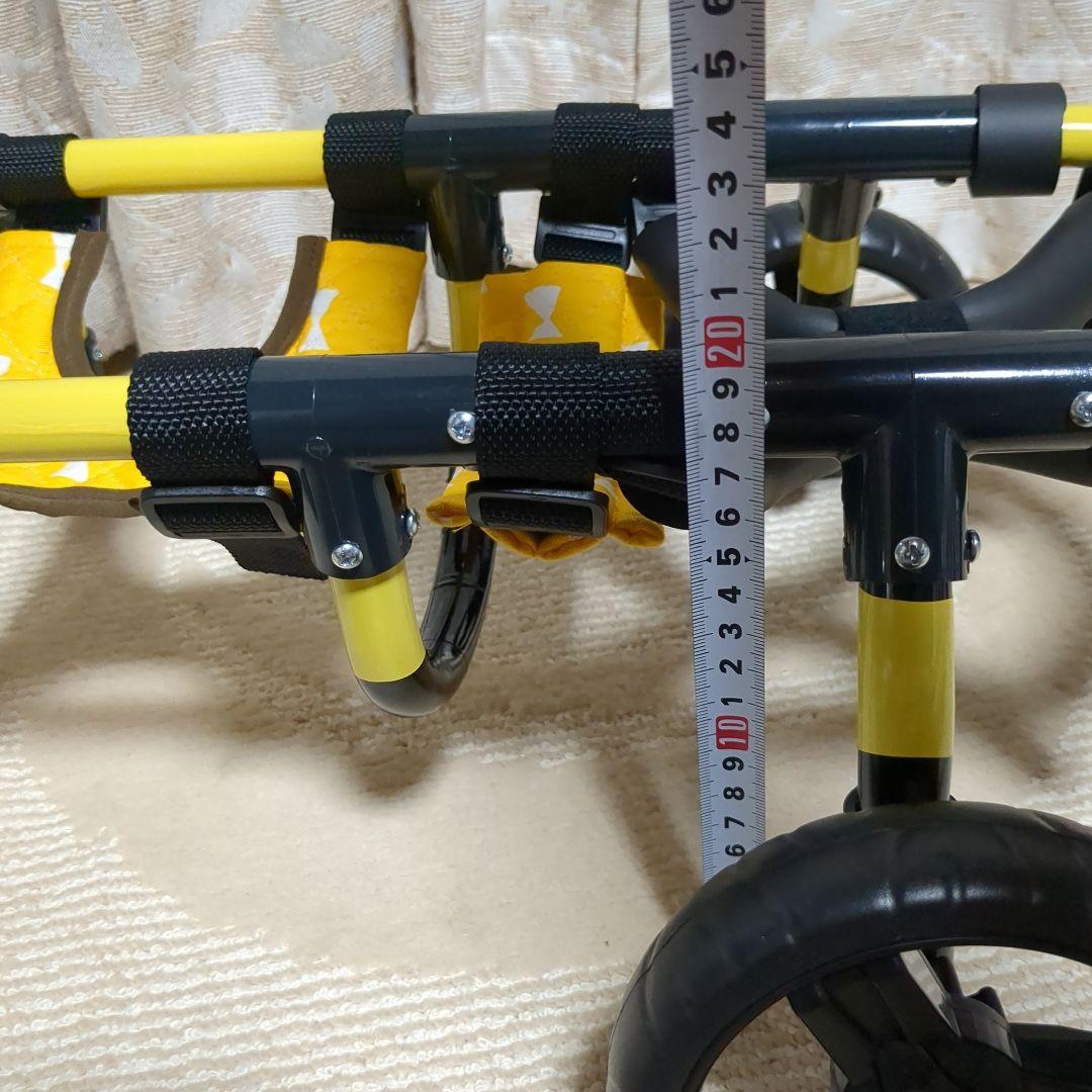 ワンちゃん4輪　リハビリ　食事補助　犬用車椅子　歩行補助　犬の歩行器