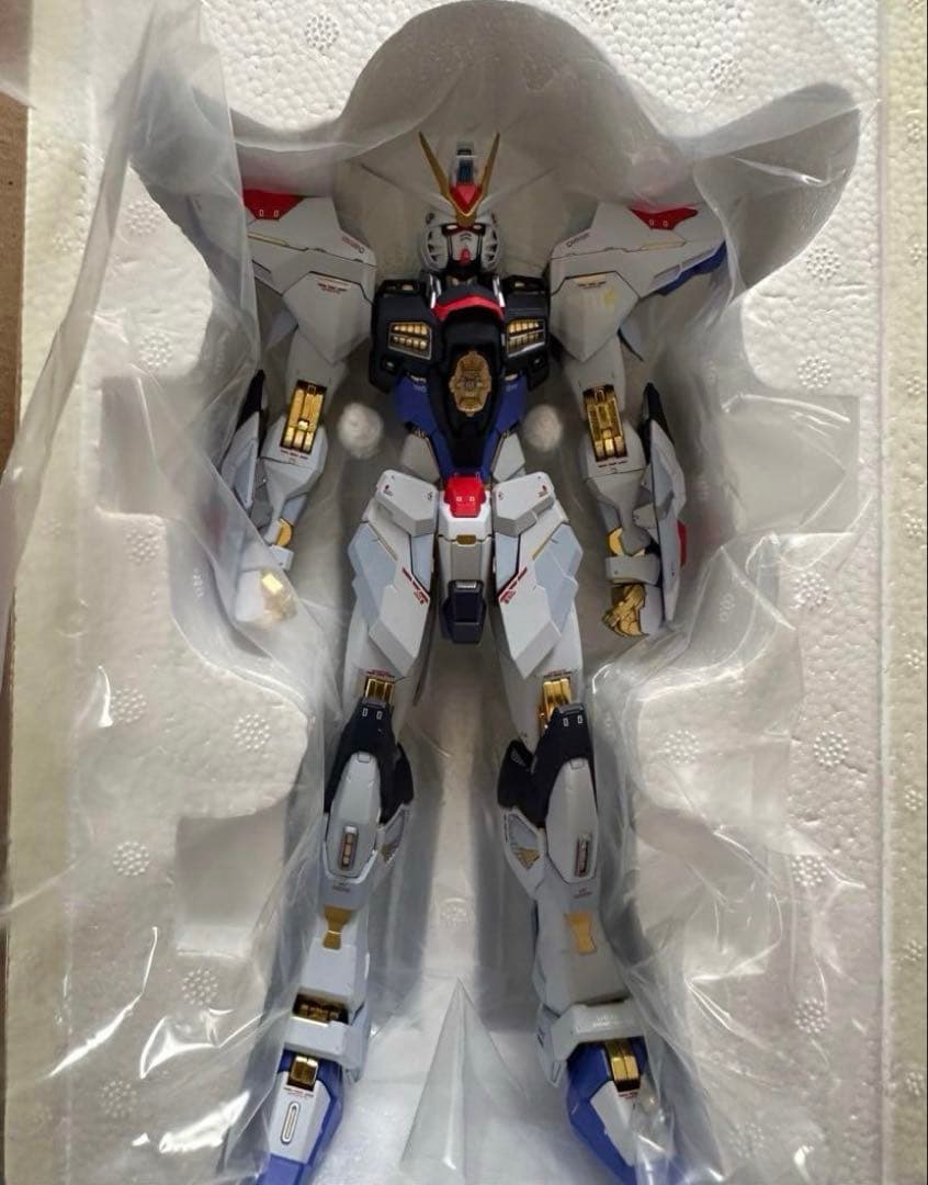 メタルビルド　ストライクフリーダム　SOUL BLUE.&光の翼