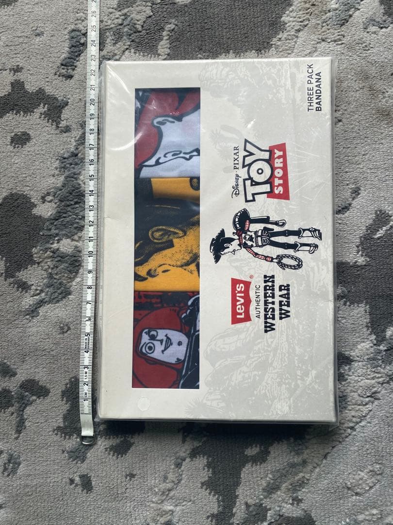 完売品！トイストーリー ✖︎ リーバイス バンダナ 3枚入り
