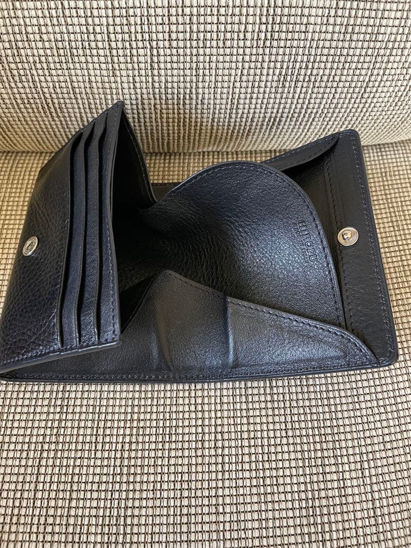 最終再お値下げ中！　HIROFU レザー製 二つ折り財布　ネイビー