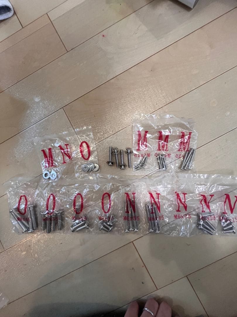 EQUALS WALLウォール 壁寄せTVスタンドV2 と収納付きゲーム機棚板