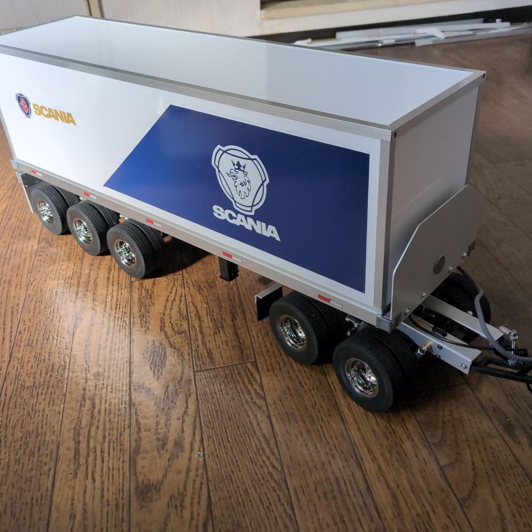 タミヤスカニア ダブルス大型トレーラー LEDキャブサスとリーフサス付き。