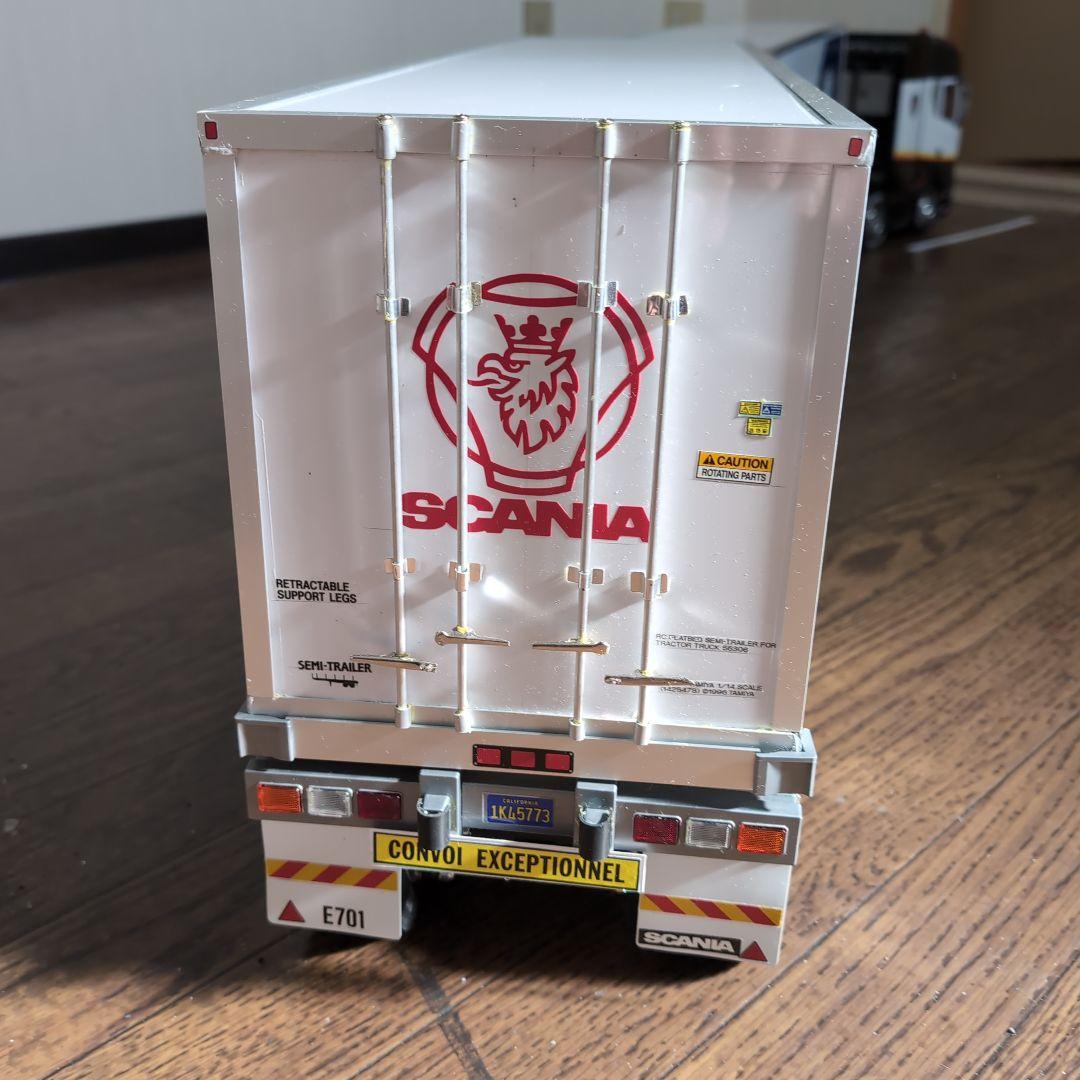 タミヤスカニア ダブルス大型トレーラー LEDキャブサスとリーフサス付き。