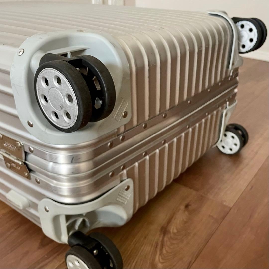 リモワ トパーズ キャリーケース シルバー プキャリーケース 82L 4輪