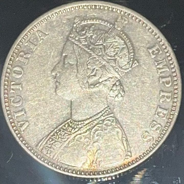 イギリス領インド銀貨　1900年　ヴィクトリア女王　1ルピー