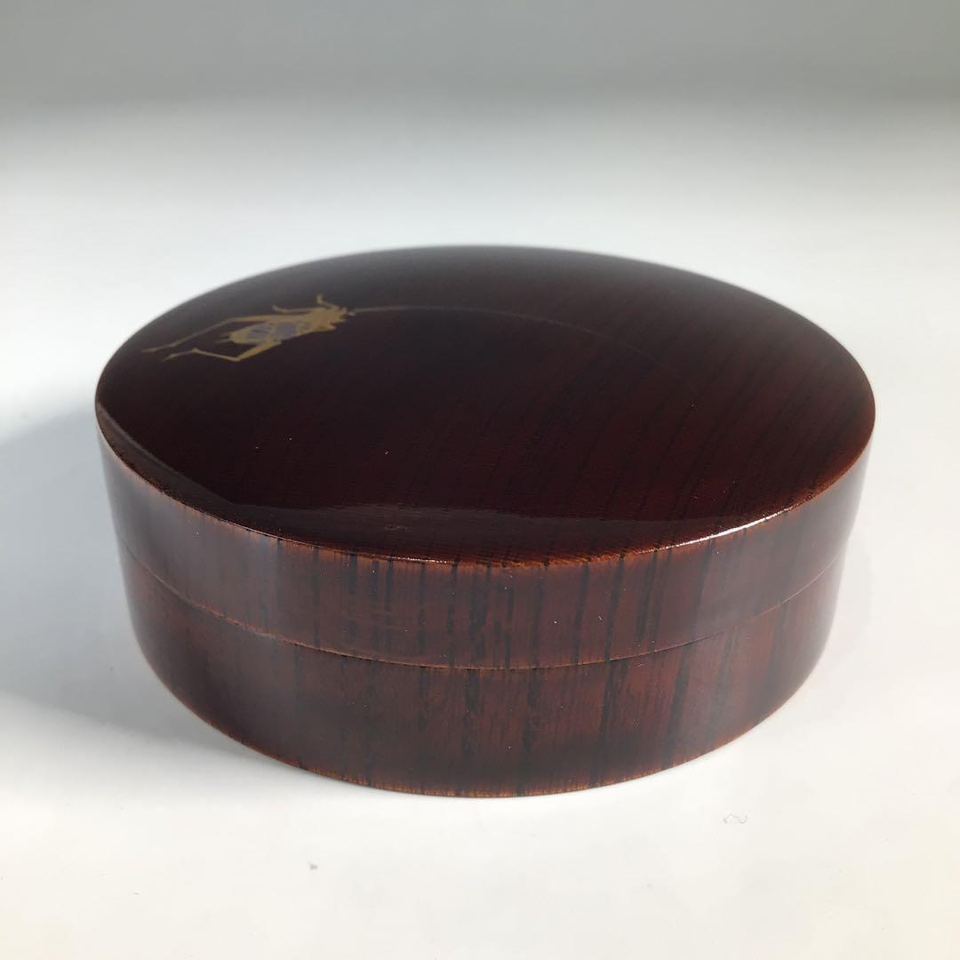 Ｍ８７０　香合　『西村松雲作』『溜塗』『虫蒔絵』『丸香合』　共箱　茶道具