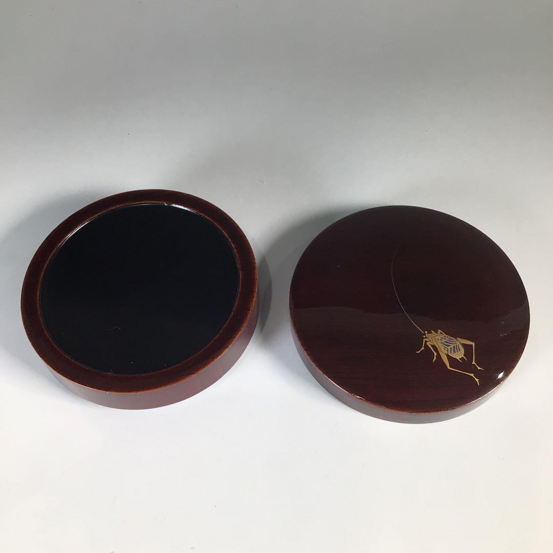 Ｍ８７０　香合　『西村松雲作』『溜塗』『虫蒔絵』『丸香合』　共箱　茶道具