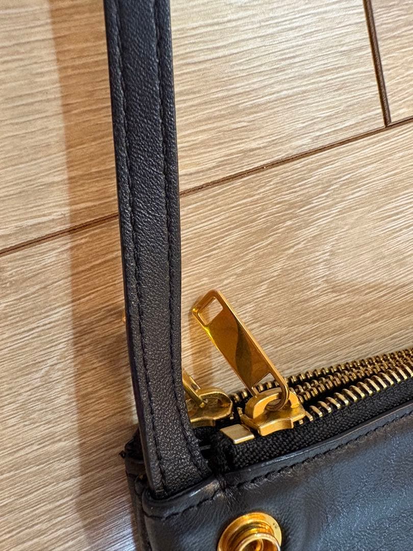 最終価格CELINE トリオショルダーバッグ ブラックスモール