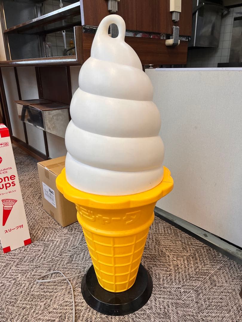 アイスクリームコーン ディスプレイ