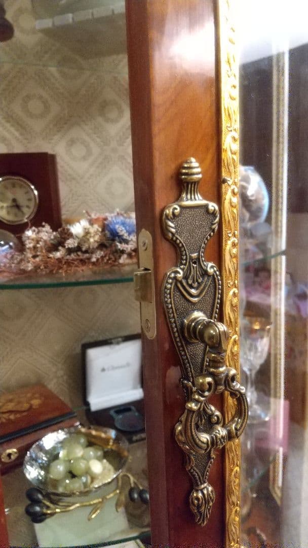 【高級輸入家具①】スペイン製 ガラスキャビネット キュリオケース ショーケース