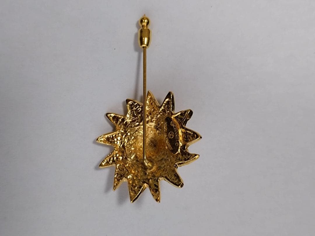 シャネル ライオン ブローチ