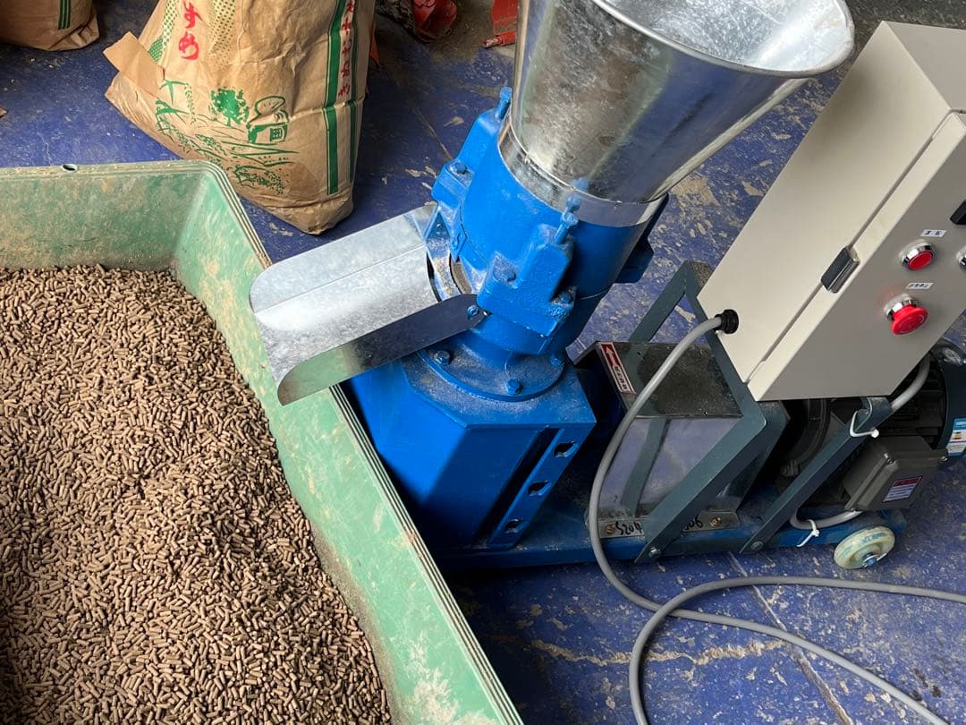 ペレットマシーン新品作動品