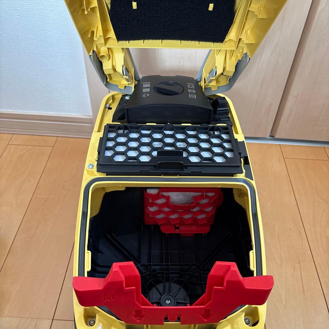 Miele ミーレ　紙パック式掃除機　Compact C2 SDAO0CY