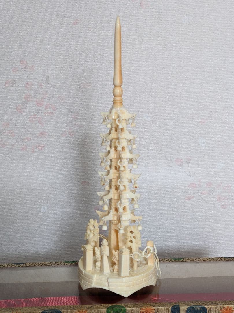 ♦中国伝統工芸美術？骨？鹿角 仏塔 極細密 6列自在 六重の塔 置物飾り 骨董品