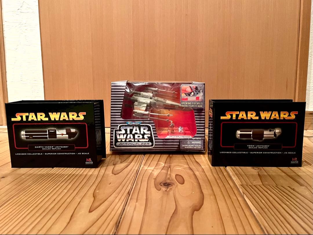 【レア】スターウォーズ コレクターセット(ミニライトセイバー2種、X WING)