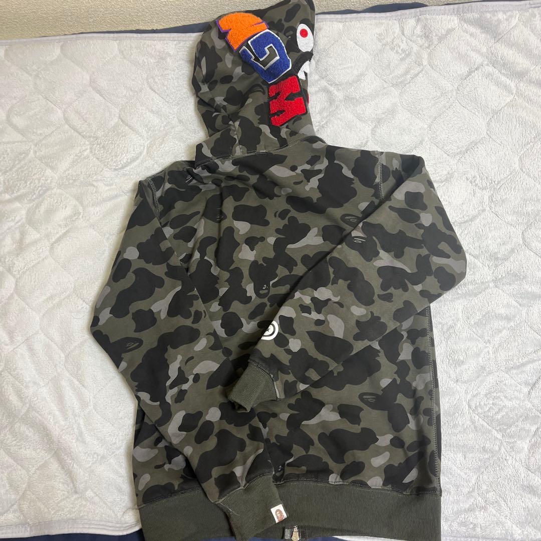 A・BATHING APE アベイシングエイプ シャークパーカー