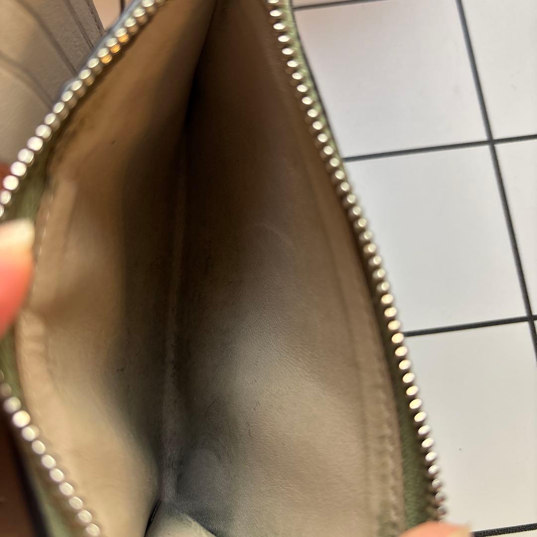 LOEWE オリーブグリーン 二つ折り財布