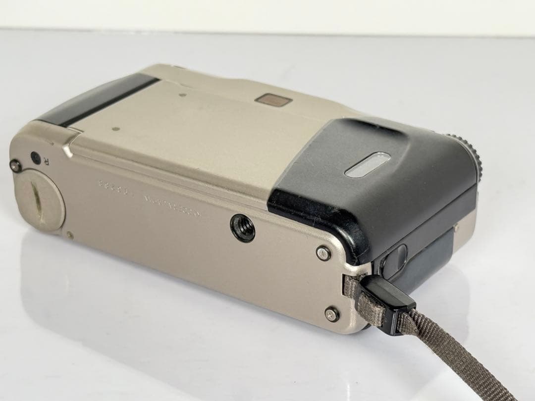 【ジャンク】　CONTAX T2 フィルムカメラ