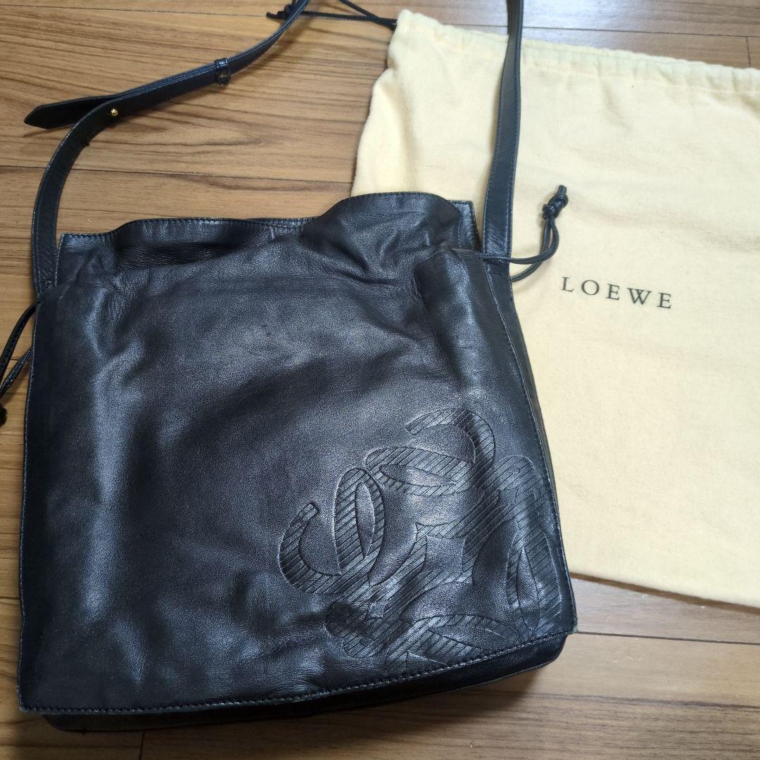 LOEWE ブラック レザー ショルダーバッグ