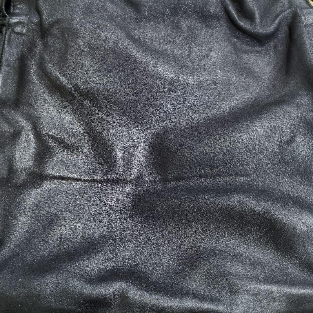 LOEWE ブラック レザー ショルダーバッグ