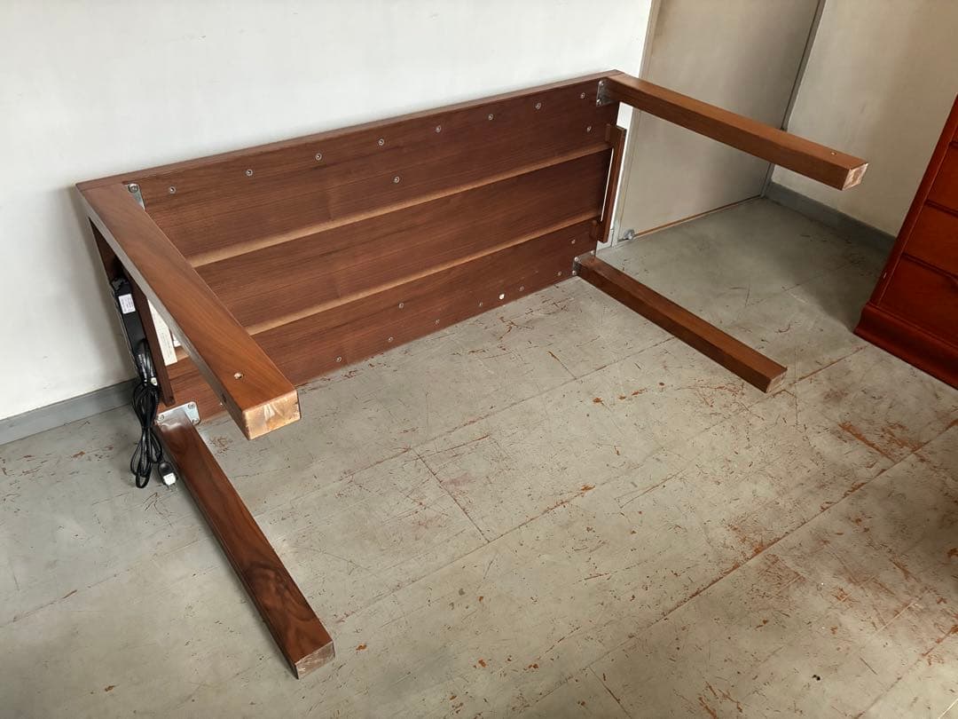 カリモク　ボナシェルタ　 デスク 135 ST4578 ウォールナットナチュラル