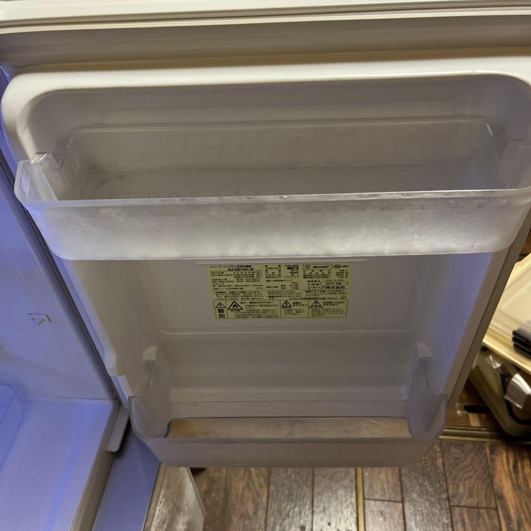 【ケイ様】シャープ 冷蔵庫 SJ-GD14C-W 137L