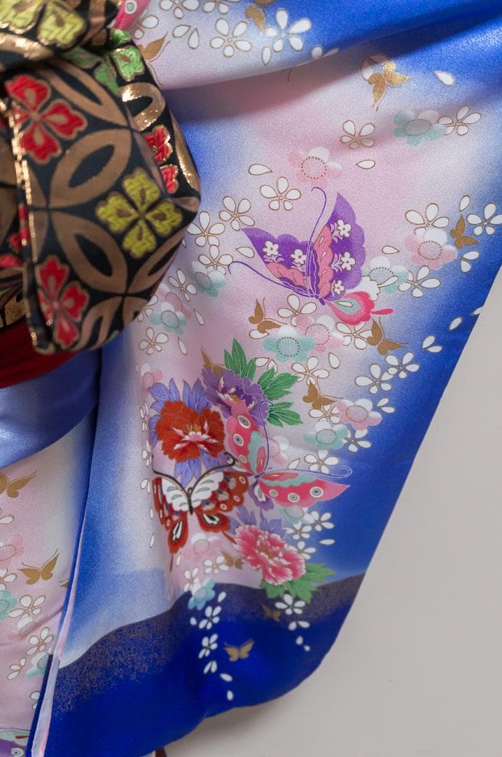 ぴ*ち様 【七五三7歳女の子】晴れ着フルセット・振袖一式・豪華・蝶柄×青地・７歳