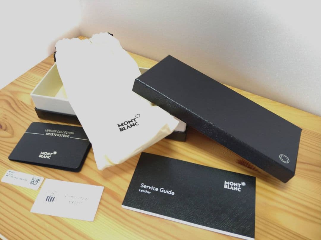 値下げ中☆新品未使用☆【モンブラン】レザーポーチ（ペンケース）３本用