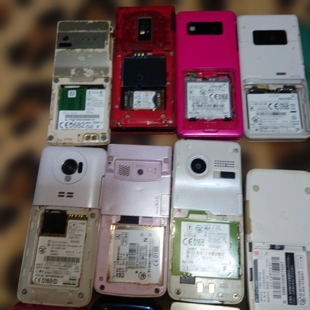 い*ぽ様 ガラケー 携帯電話 おまとめ 20台☆ 動作未確認 ジャンク