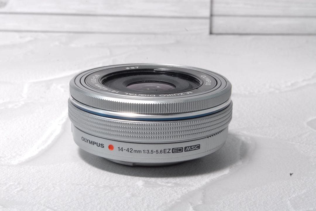 オリンパス PEN E-PL10 ダブルズームキット Wi-Fi対応機種 美品❣️