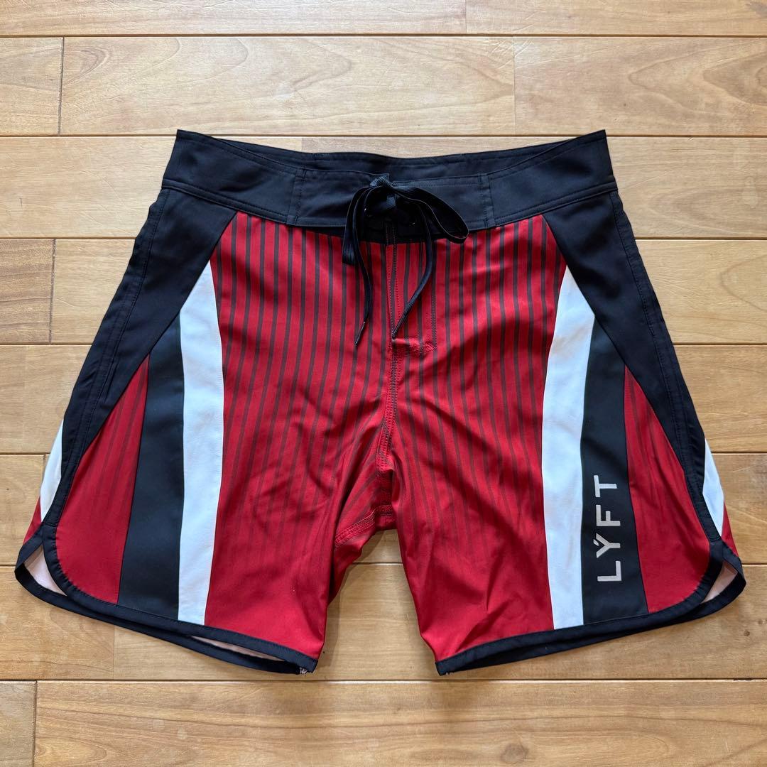 LYFT サーフパンツ Sサイズ ストライプ　ステージショーツ　リフト
