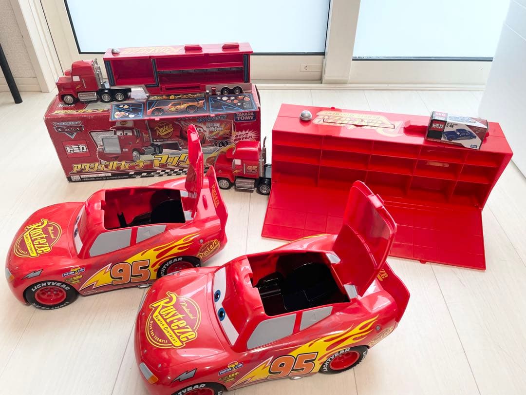 トミカ カーズ マック2台、マックィーン ポップコーンバケット2台、ハドソン1台