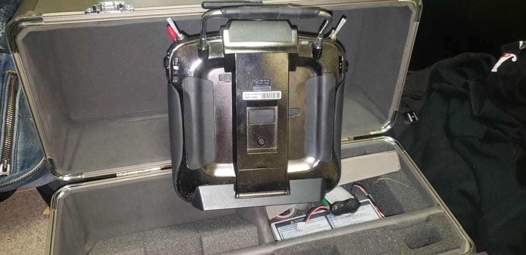 Futaba 18MZ WC ケース付き