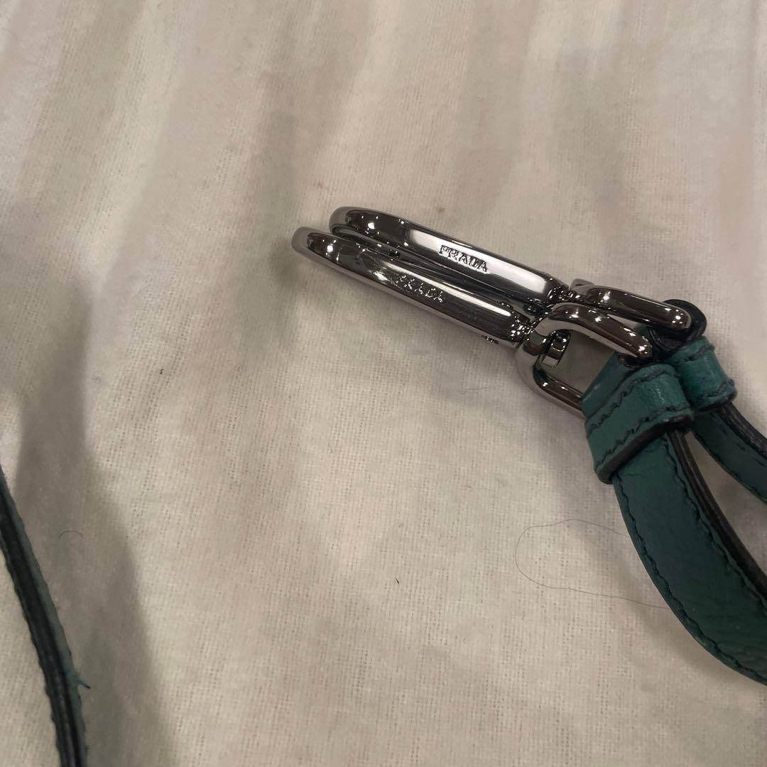 PRADA ハンドバッグ　グリーン　ショルダーストラップ付き