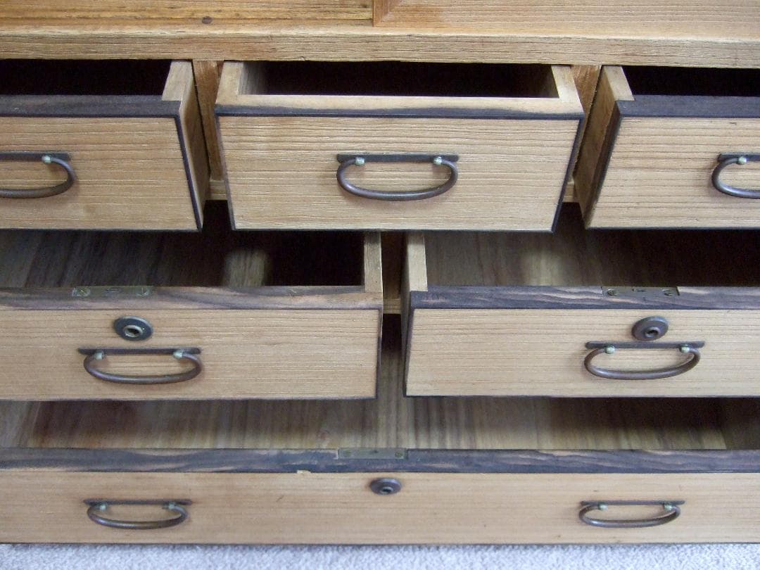 レトロな小箪笥 収納棚 桐箪笥 飾り棚 古箪笥