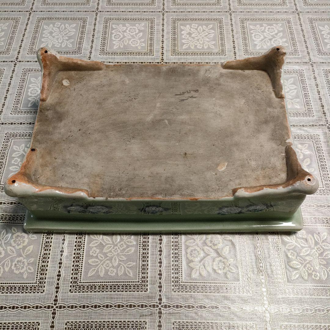 菊花紋様　脚付き長方形青磁水盤　　盆栽鉢　陶磁器