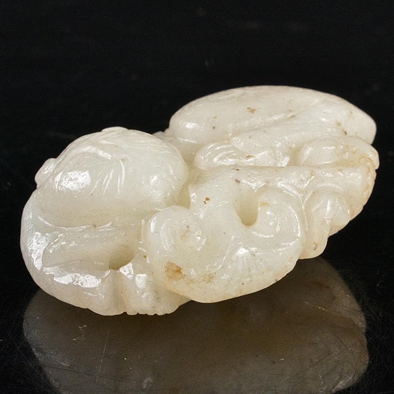 中国　玉石白玉彫刻　神獣　根付　置物　M　R5995E