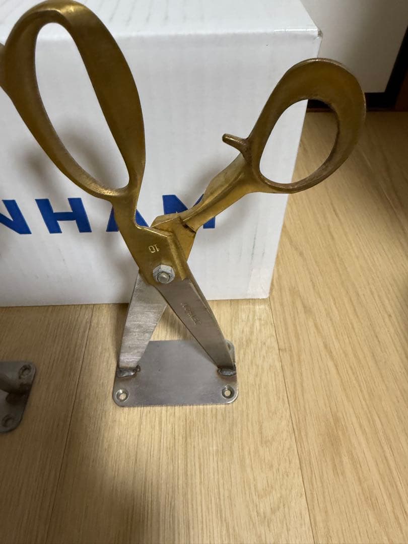 A1923【非売品】DENHAM ハサミ型ハンガーラック1本