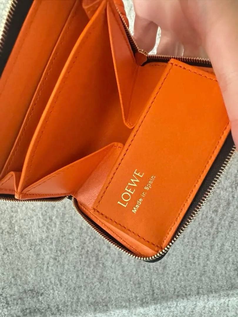 LOEWE ブラックレザー ケース